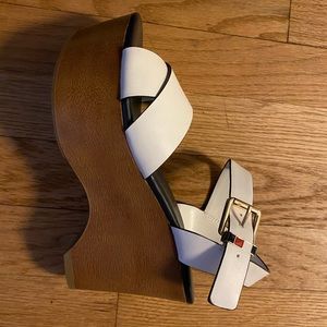 Tommy Hilfiger platform sandal